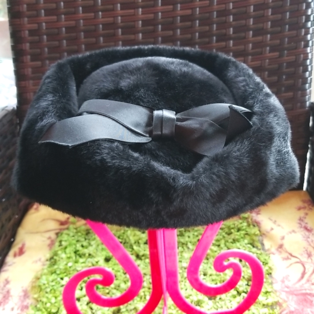 60's MISS DIOR Christian Black Fur Angora Adorable Pillbox Union Elegant Hat EVC - Picture 15 of 16
